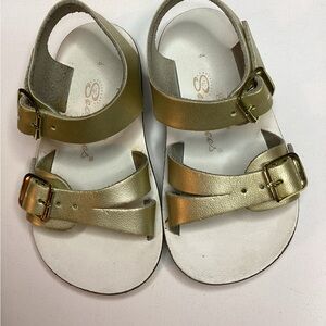 Chic Gold Kids Sandals with Buckle Straps